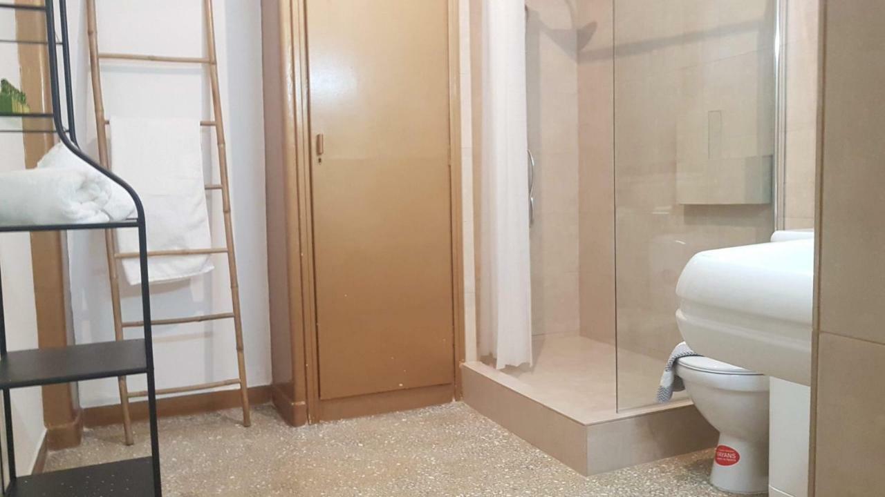 Violet Errathens Apartment - Athens Center, 7 Bd, 3 Bath Buitenkant foto